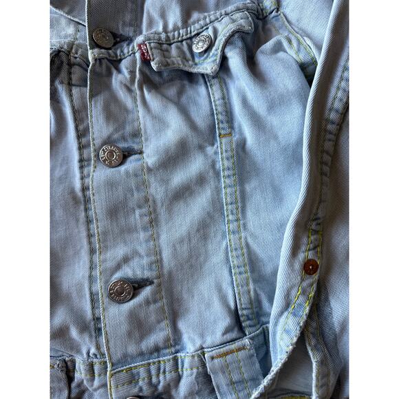 Levi’s S Light Wash Denim Fashion Jacket Medium Wash Touches Exaggerated Details - Picture 3 of 9
